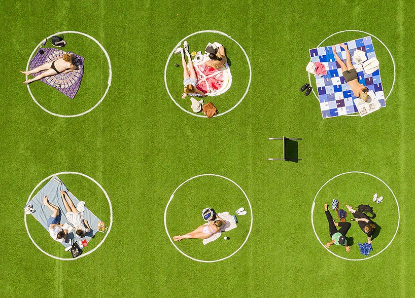 3 domino-park-brooklyn-painted-circles-grass-social-distancing-designboom.jpg